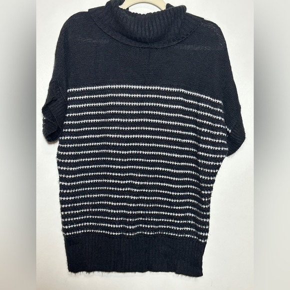 Maurice’s Black and White Striped Cowl Neck Short Sleeve Women's Sweater Size L - Picture 5 of 7